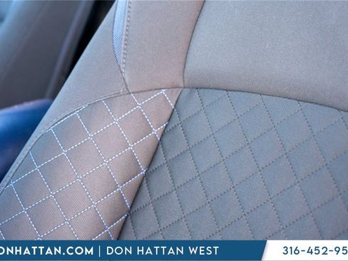 Used 2021 Toyota C-HR XLE image 20