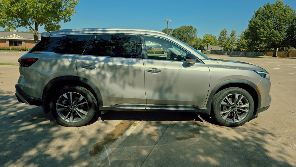 Used 2025 INFINITI QX60 Luxe AWD/4WD image 40