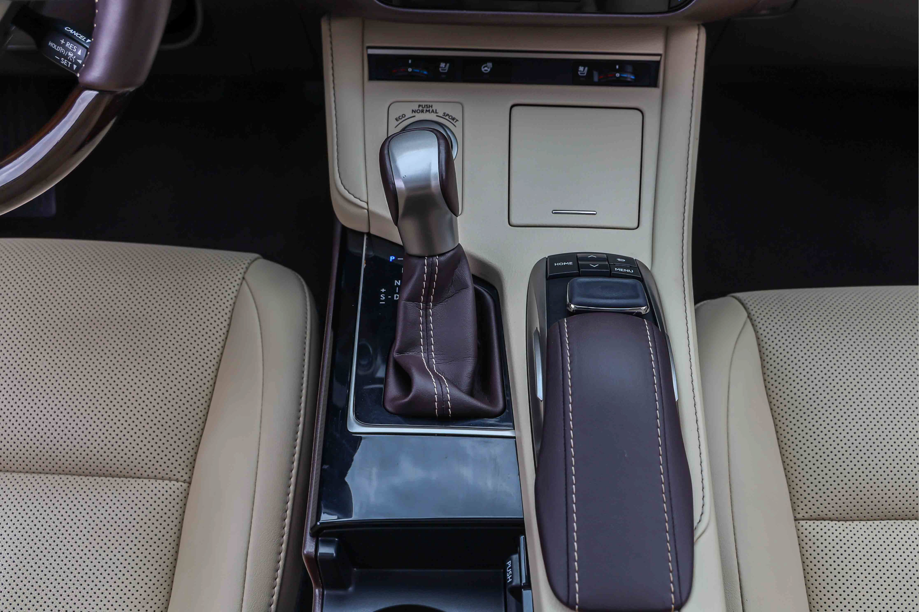 Used 2017 Lexus ES 350 w/ Navigation System Package FWD image 13