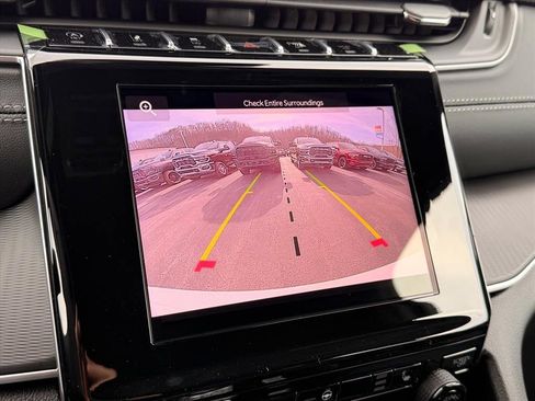 New 2025 Jeep Grand Cherokee Laredo image 18