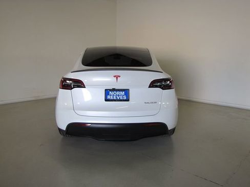 Used 2024 Tesla Model Y Performance AWD/4WD image 19