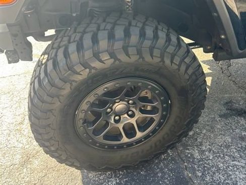 Used 2020 Jeep Wrangler Unlimited Sahara AWD/4WD image 36