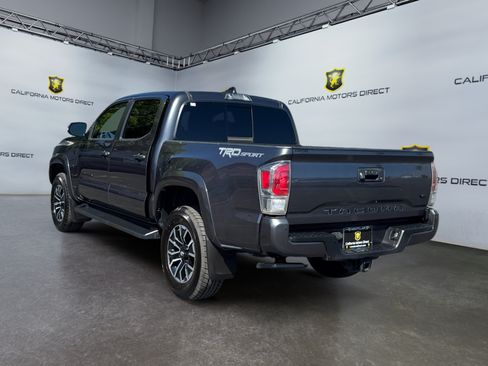 Used 2022 Toyota Tacoma TRD Sport w/ Technology Package RWD image 3