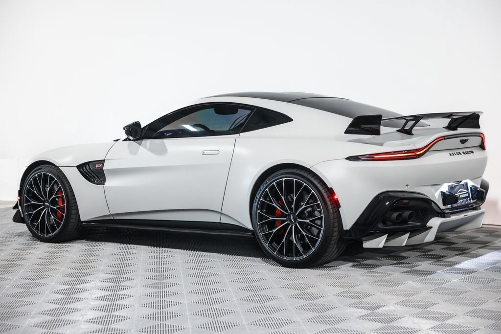 Used 2023 Aston Martin V8 Vantage Coupe RWD image 18