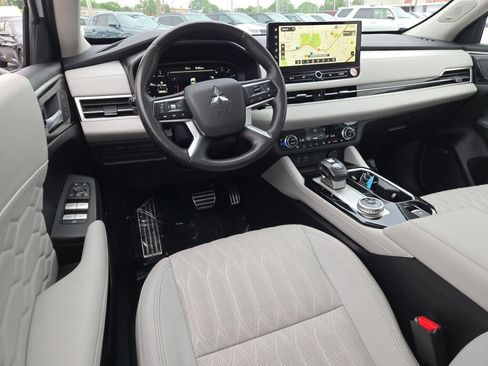 Used 2025 Mitsubishi Outlander SEL AWD/4WD image 21