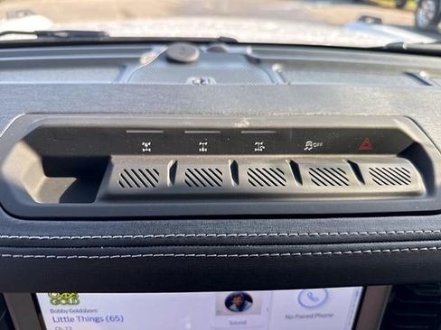 New 2025 Ford Bronco Outer Banks w/ Sasquatch Package AWD/4WD image 21
