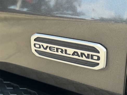 Used 2023 Jeep Gladiator Overland image 11