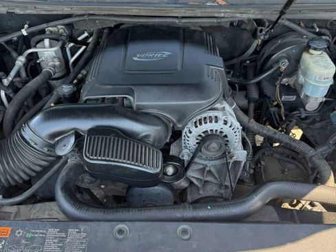 Used 2011 GMC Yukon XL SLT w/ SLT-2 Equipment Package AWD/4WD image 24