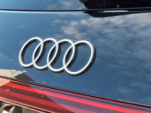 Certified 2025 Audi Q5 Premium Plus w/ Premium Plus image 24