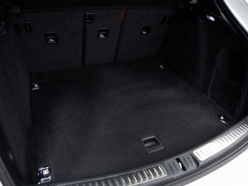 Certified 2024 Porsche Macan image 32