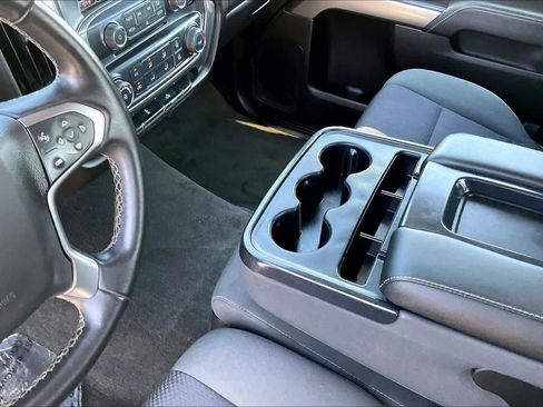 Used 2018 Chevrolet Silverado 1500 LT RWD image 16