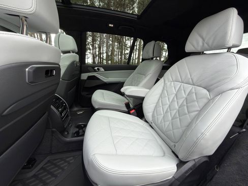 New 2026 BMW X7 xDrive40i w/ M Sport Package AWD/4WD image 14