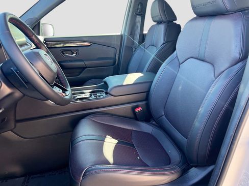 Used 2025 Honda Pilot Black Edition image 22