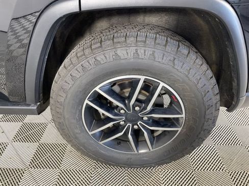 Used 2019 Jeep Grand Cherokee Trailhawk w/ Trailhawk Luxury Group AWD/4WD image 17