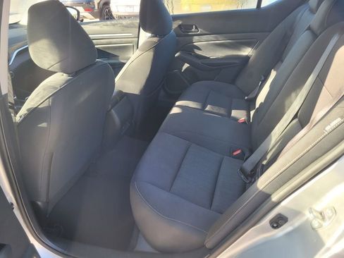 Used 2023 Nissan Altima 2.5 SV image 7