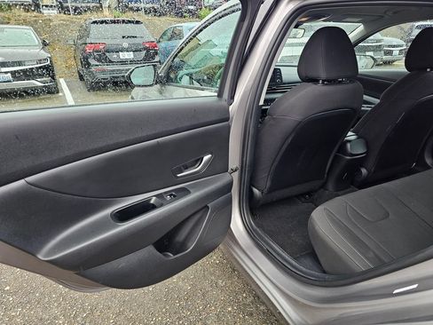 Used 2023 Hyundai Elantra Blue FWD image 16