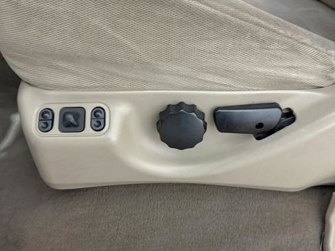 Used 2002 Ford F350 XLT image 7