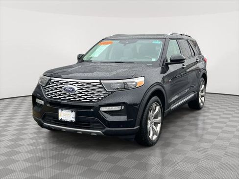 Used 2020 Ford Explorer Platinum w/ Premium Technology Package image 3