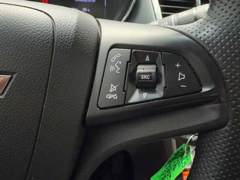Used 2020 Chevrolet Trax LS FWD image 29