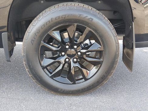 Used 2025 Chevrolet Silverado 1500 RST w/ Z71 Off-Road Package AWD/4WD image 9