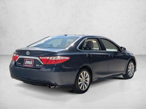 Used 2016 Toyota Camry XLE w/ Moonroof Package image 5