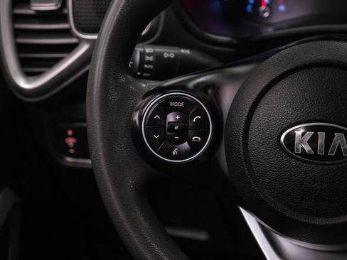 Used 2021 Kia Soul LX image 17