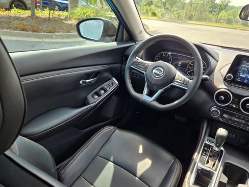 Used 2024 Nissan Sentra SR w/ SR Premium Package FWD image 9