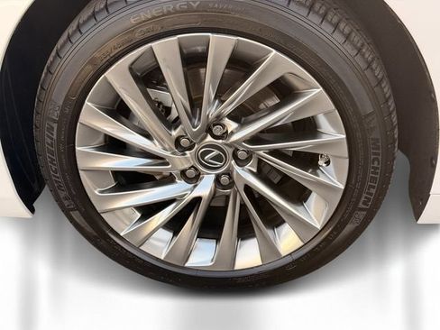 Used 2023 Lexus ES 300h w/ Accessory Package (Z1) FWD image 11