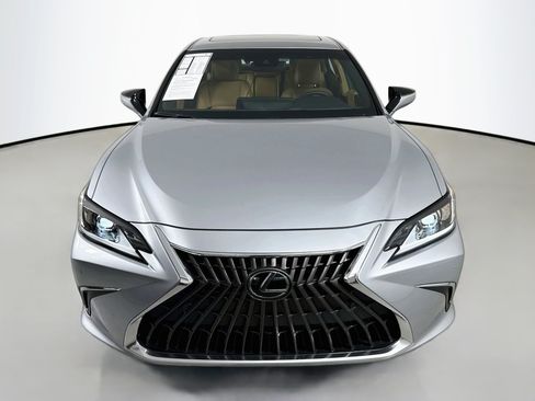 Used 2025 Lexus ES 350 w/ Premium Package FWD image 2