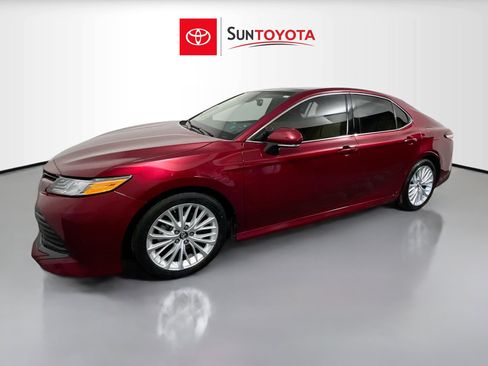 Used 2019 Toyota Camry XLE image 6