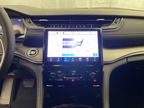 New 2025 Jeep Grand Cherokee Limited image 10