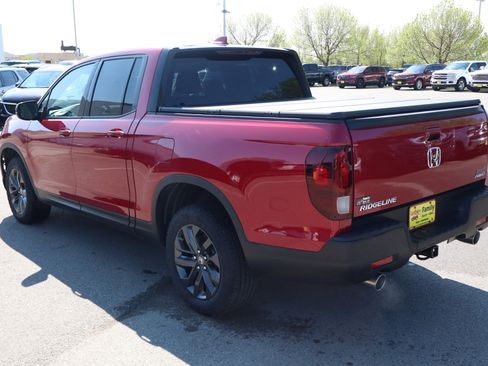Used 2023 Honda Ridgeline Sport image 5