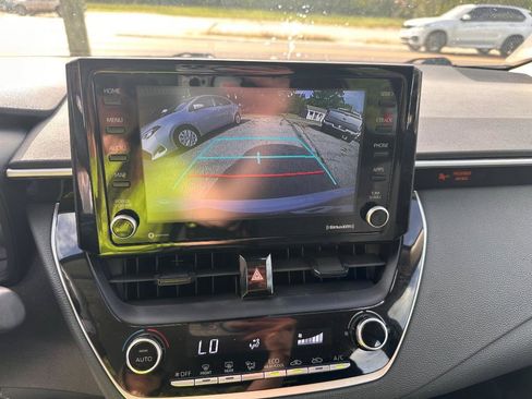 Used 2022 Toyota Corolla LE image 16