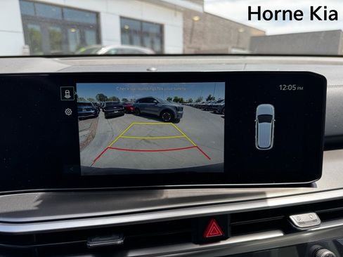 New 2025 Kia Sorento S image 18