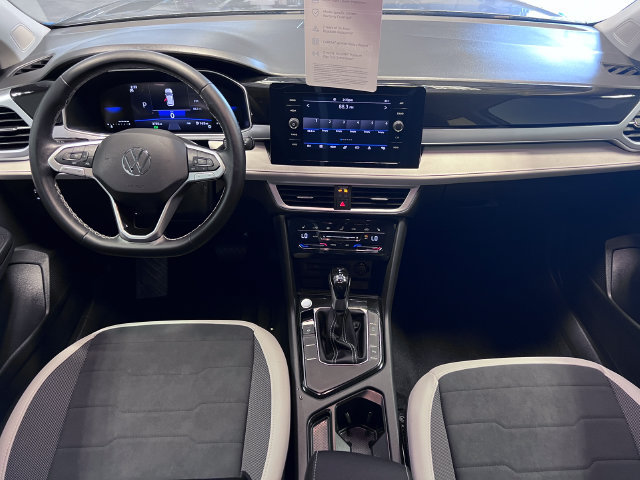 Certified 2025 Volkswagen Taos SE FWD image 18