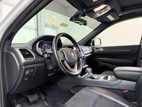 Used 2021 Jeep Grand Cherokee Laredo X AWD/4WD image 14