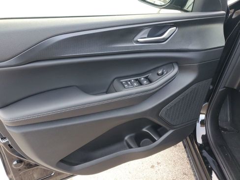 New 2025 Jeep Grand Cherokee 4WD image 8
