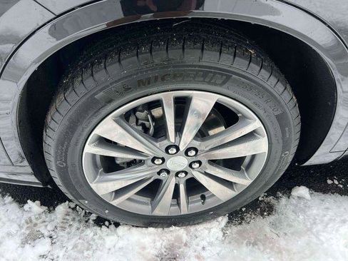 Used 2024 Cadillac XT6 Premium Luxury image 6