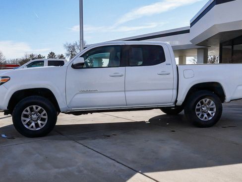 Used 2017 Toyota Tacoma SR5 image 5