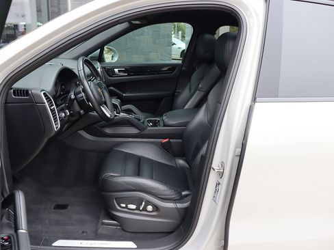 Used 2021 Porsche Cayenne Coupe image 37