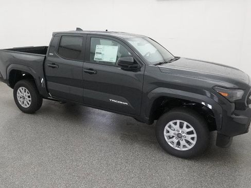 New 2025 Toyota Tacoma SR5 image 12