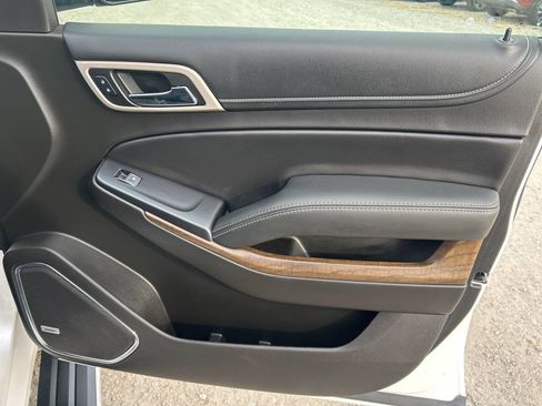 Used 2018 GMC Yukon XL Denali w/ Denali Ultimate Package image 19