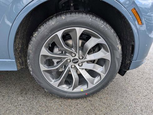 New 2026 Lincoln Aviator AWD w/ Jet Appearance Package image 3