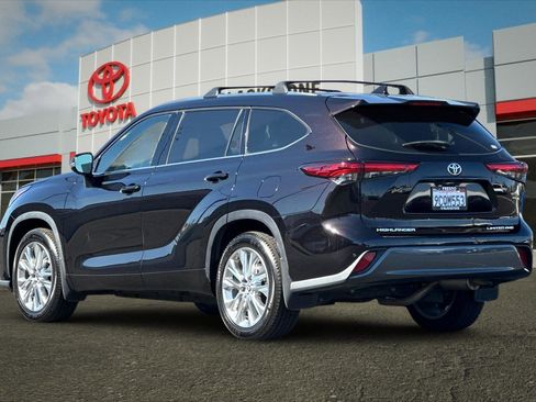 Used 2022 Toyota Highlander Limited AWD/4WD image 5