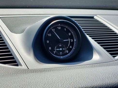 New 2026 Porsche Macan image 21