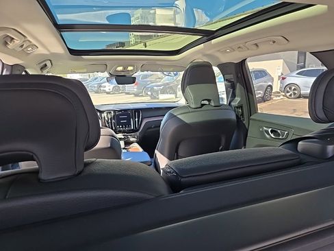 Certified 2023 Volvo XC60 B5 Plus w/ Climate Package image 8