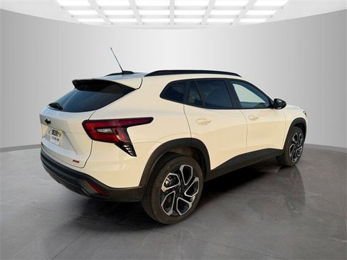 New 2026 Chevrolet Trax RS w/ Sunroof Package image 8