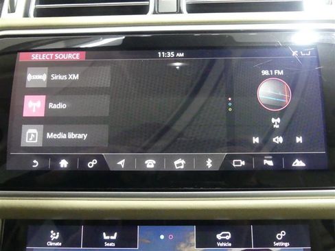 Used 2018 Land Rover Range Rover HSE image 43