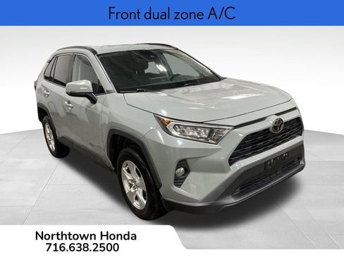 Used 2021 Toyota RAV4 XLE FWD image 2