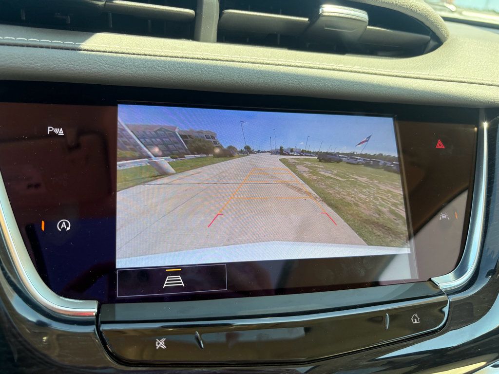 Used 2024 Cadillac XT6 Premium Luxury AWD/4WD image 17